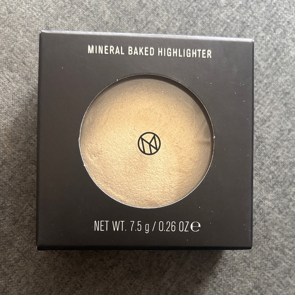 NEW IL Makiage Mineral Baked Highlighter